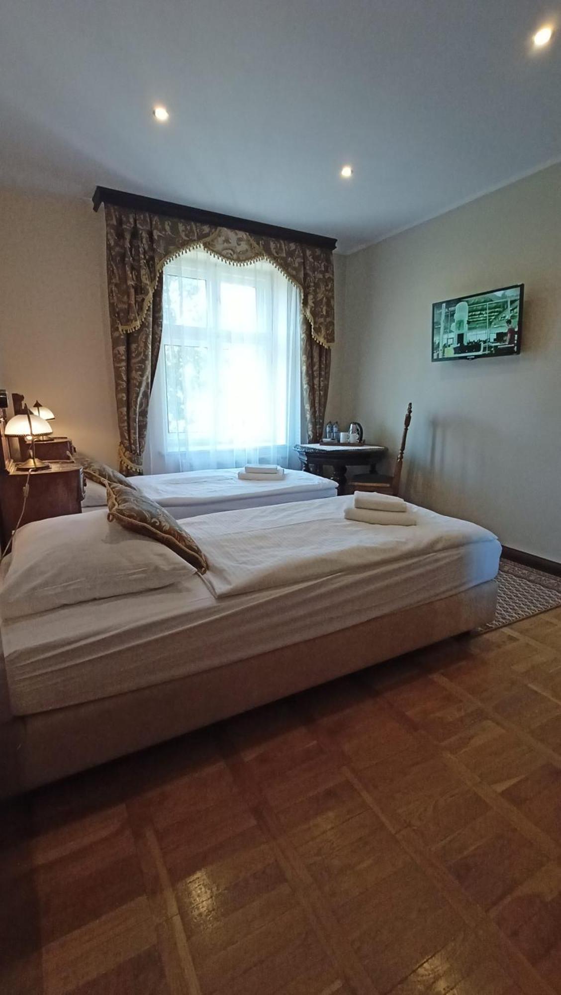 Palac Klanino Экстерьер фото