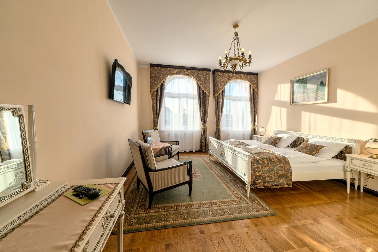 Palac Klanino Экстерьер фото