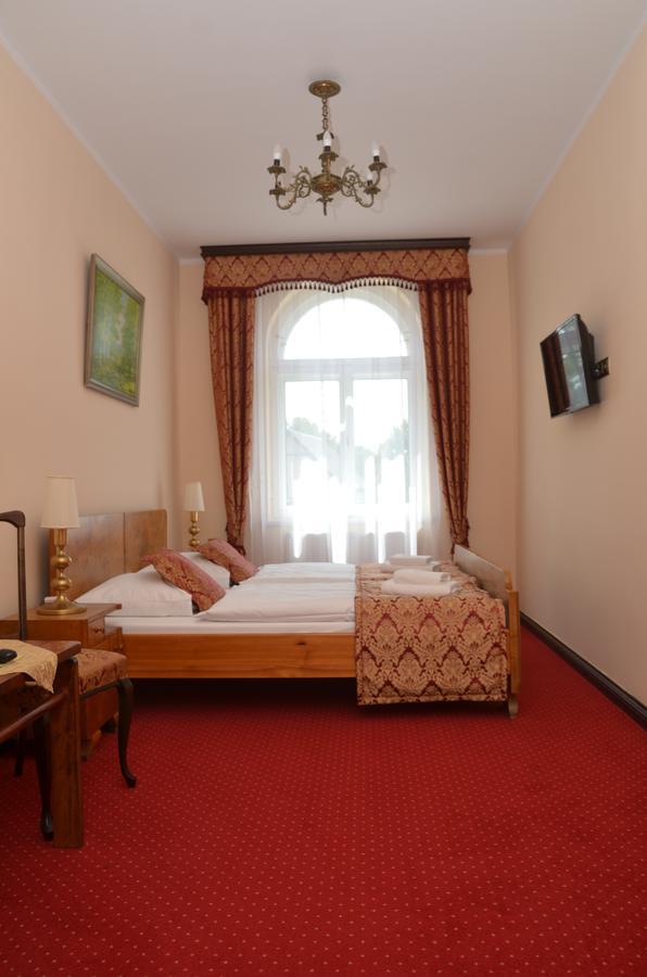 Palac Klanino Экстерьер фото