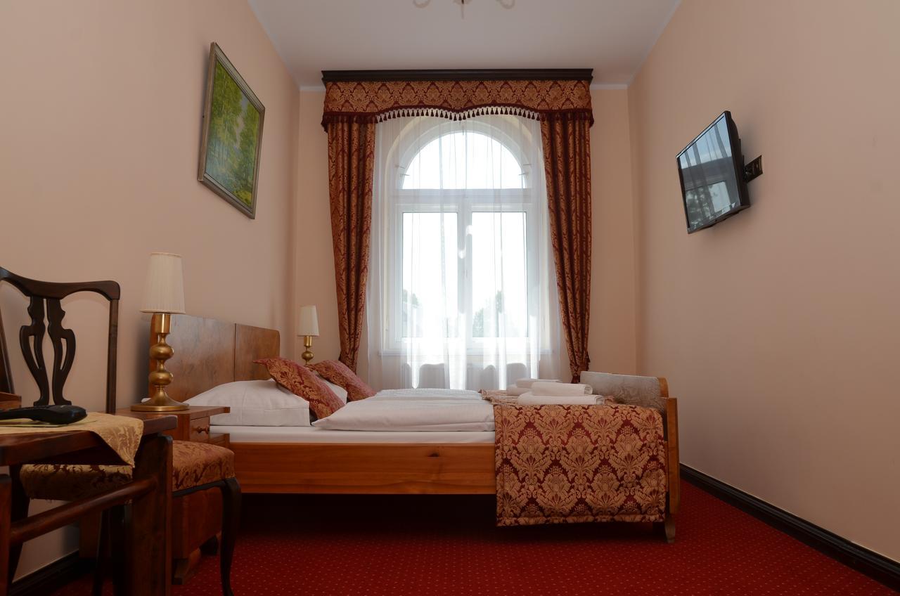 Palac Klanino Экстерьер фото