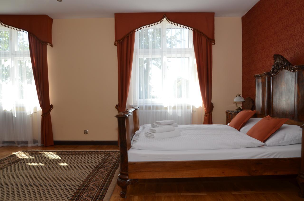 Palac Klanino Экстерьер фото