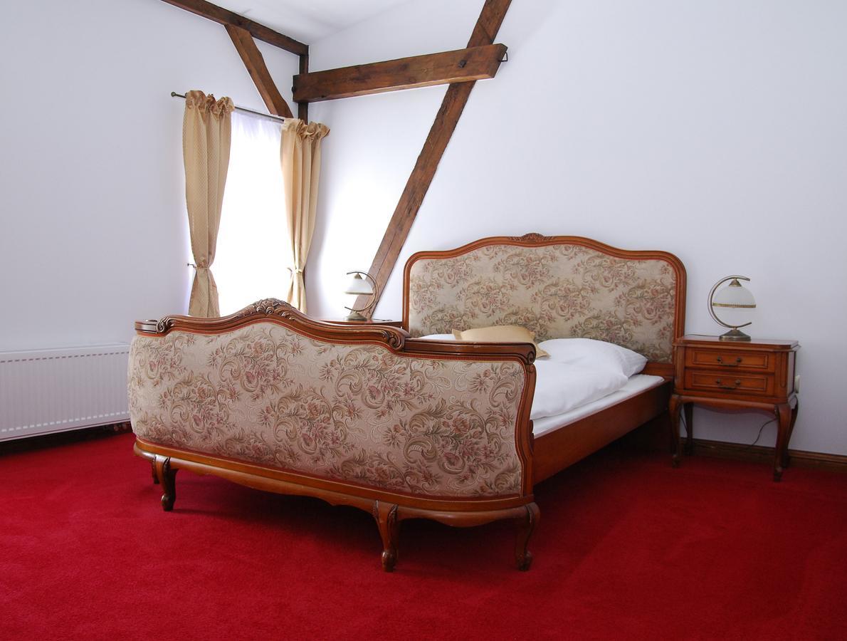 Palac Klanino Экстерьер фото